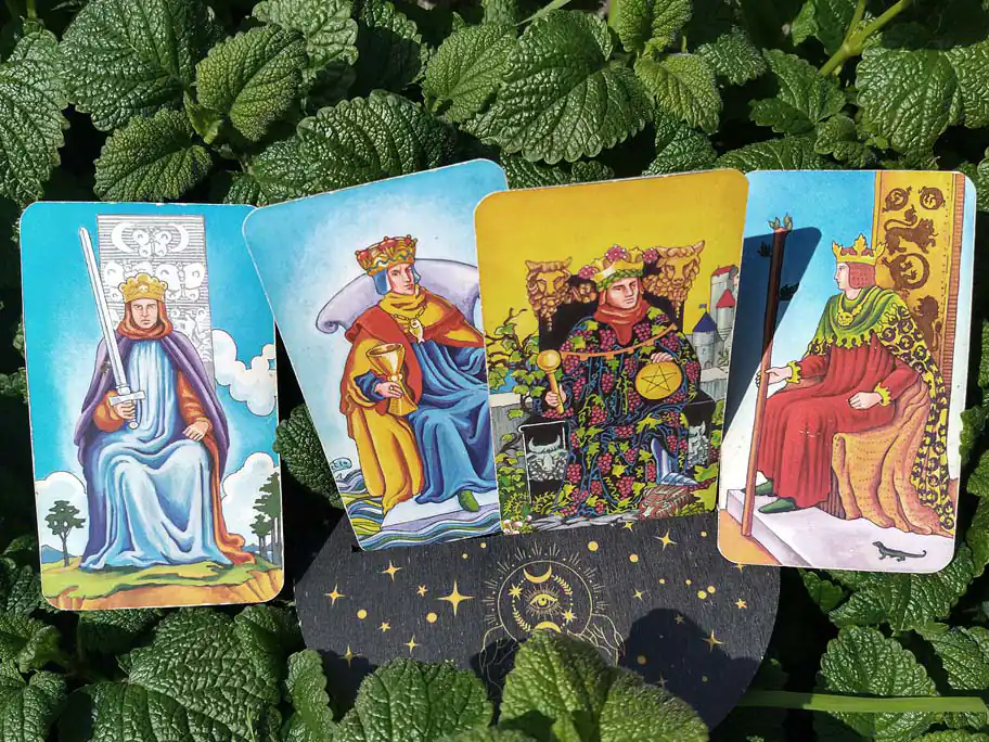 Lesson 4 - Tarot Court Cards - Kings Lesson 4 - Tarot Court Cards - Kings